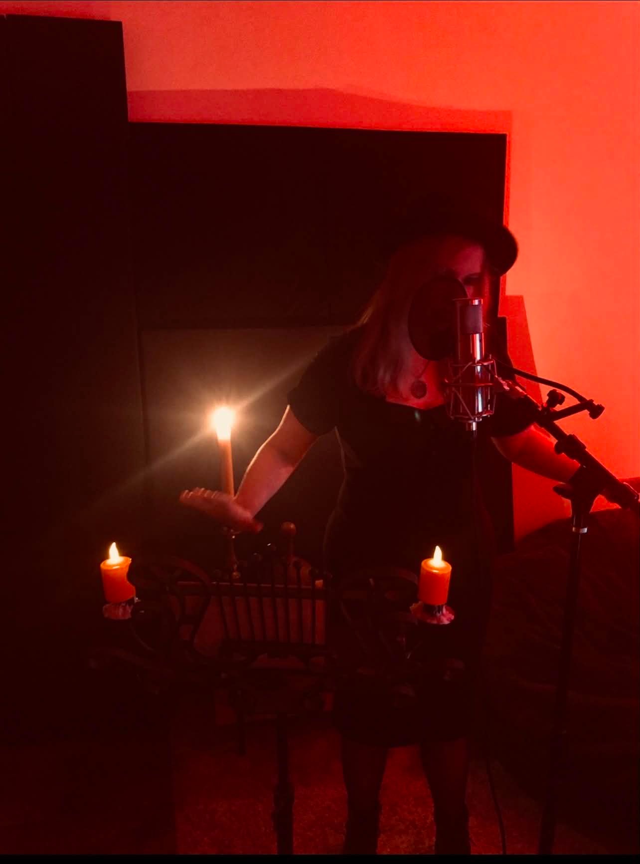 Debbi Lisa at the microphone